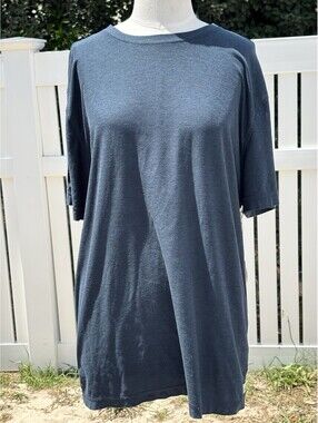 Vuori Strato Tech Tee Men’s Large Navy Heather Performance T-Shirt